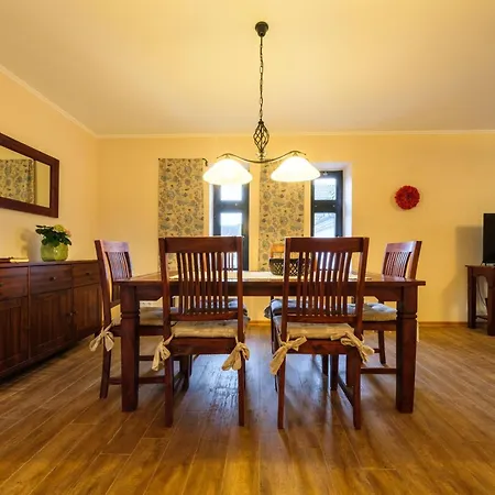 Urlaub Im Historischen Mitteltor Apartmán *